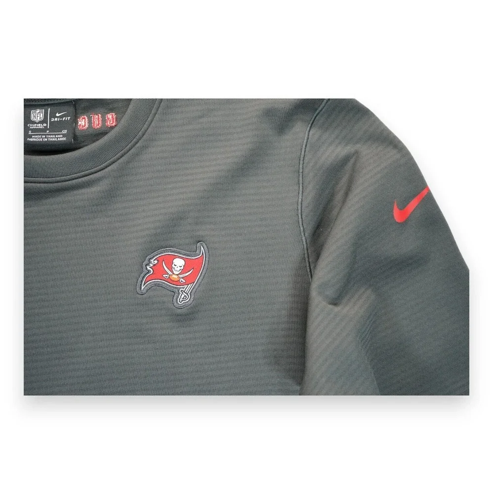 Nike Dri-Fit Tampa Bay Buccaneers NFL On Field Long Sleeve Shirt Size Small Gray